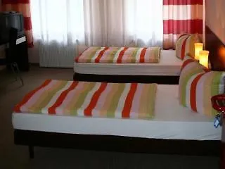 Hotel-Pension Victoria Berlim 2*,  Alemanha
