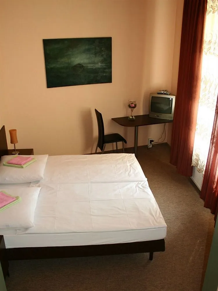 Hotel-Pension Victoria Berlim 2*,  Alemanha